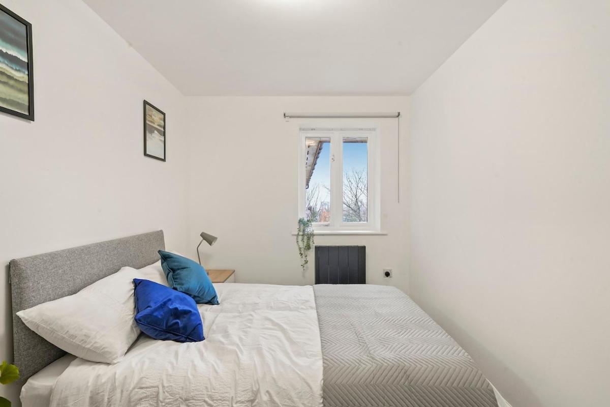 Comfortable 2-bed Flat, Free Parking, Near Excel Appartamento Londra